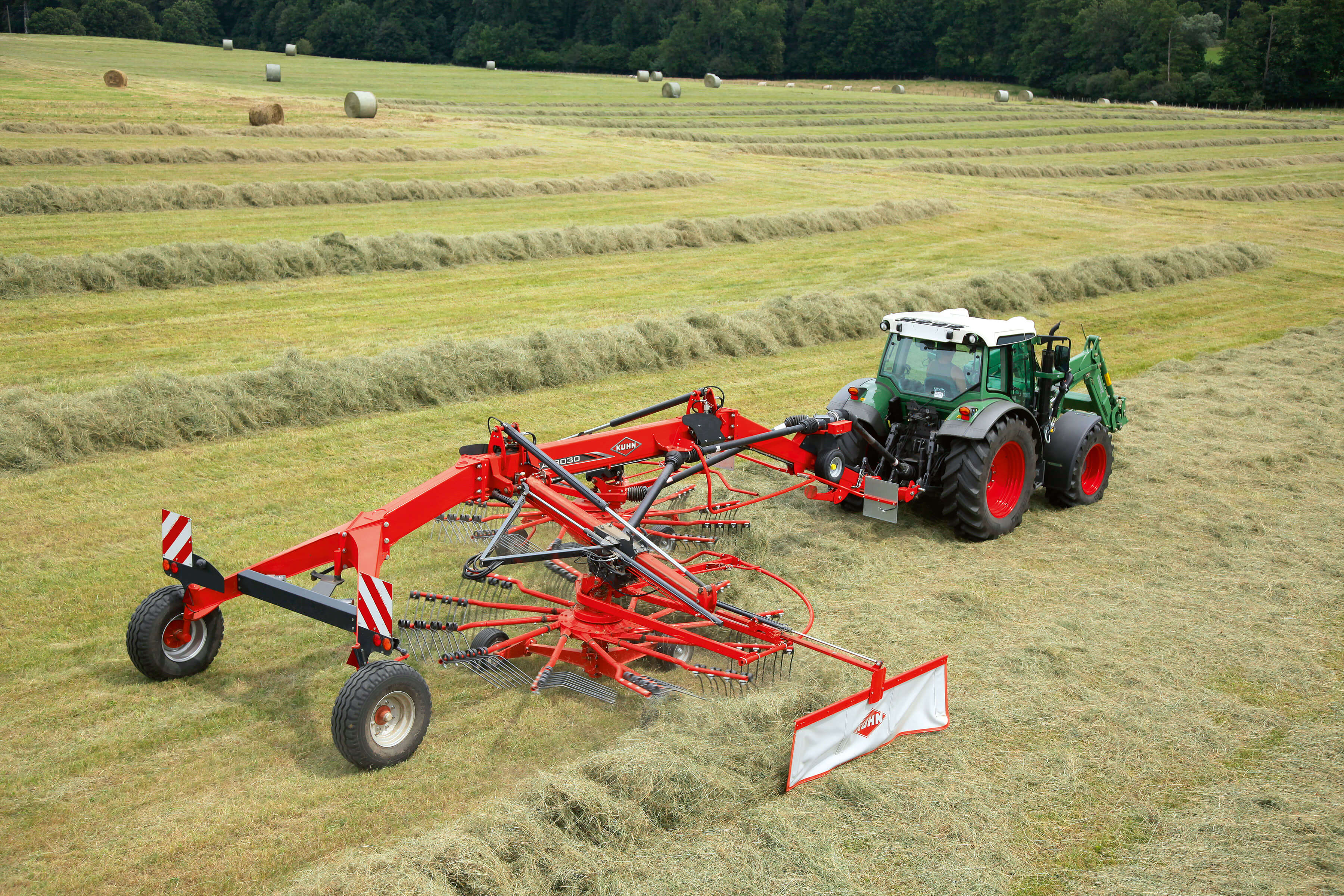Side Rake Tandem Rake Twin-Rotor, Side-Delivery Rakes | KUHN