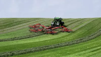 KUHN Wins World Raking Record Banner