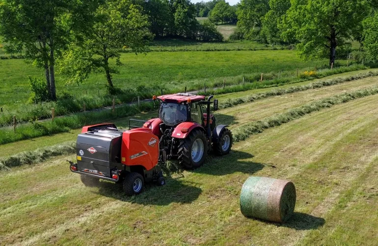 KUHN FB 3125 Fixed Chamber Baler