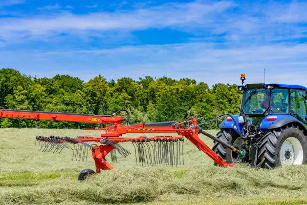 GA7932+_Action_Headland turn_1.jpg