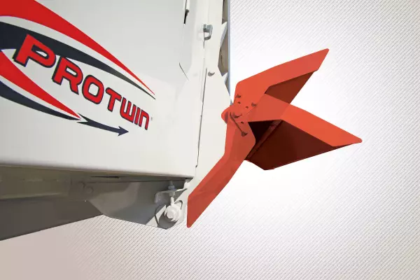 a close-up photo of the deflector for precise application of manure.