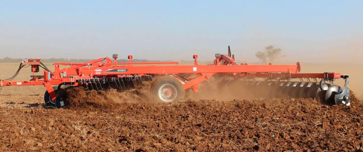 8320 Tandem Disc Harrow